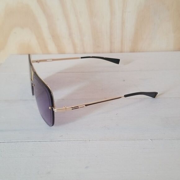 Hi Fashion Purple Sunglasses with Gold Accents Unisex - Picture 2 of 10
